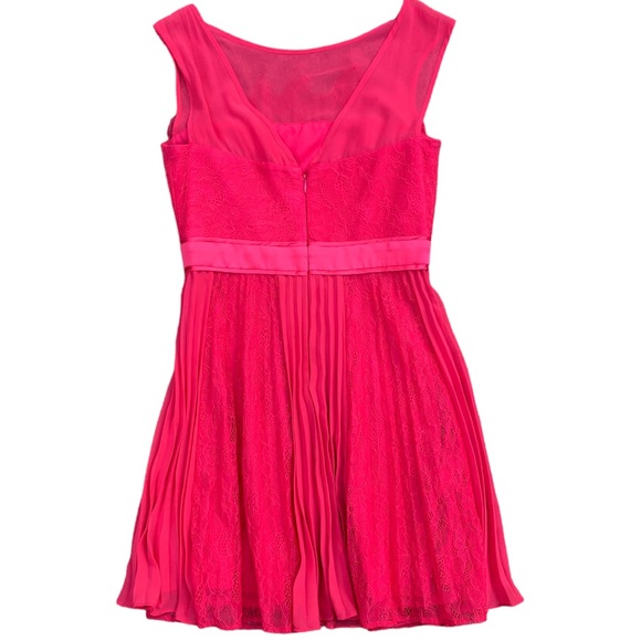 Max and Cleo bright salmon pink lace inset dress. Size 4 - Picture 2 of 5